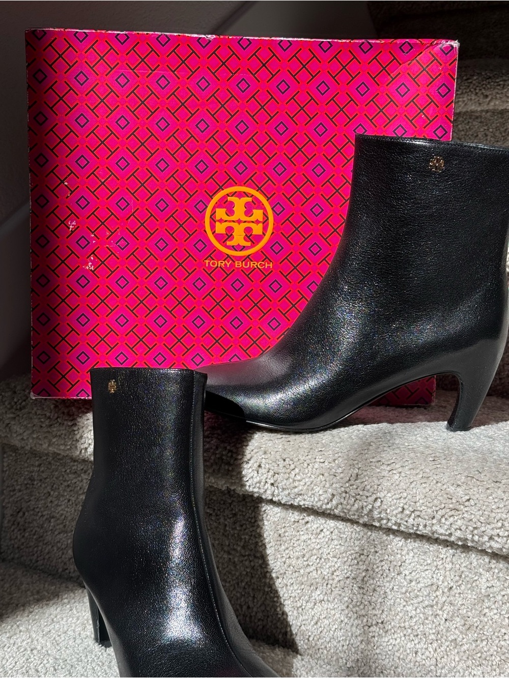 Tory Burch Black Leather Mid-Heel Booties with Signature Logo Size 10 - Picture 7 of 11